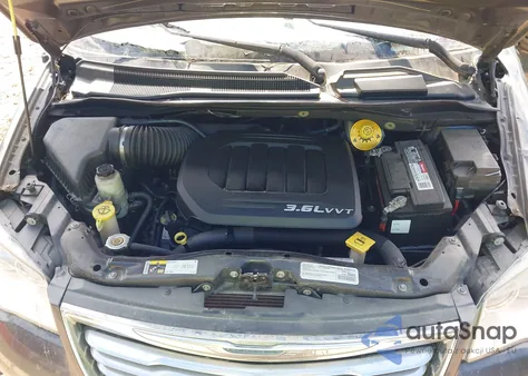 2016 Chrysler Town & Country Touring from USA, damaged, VIN 2C4RC1BG9GR200325